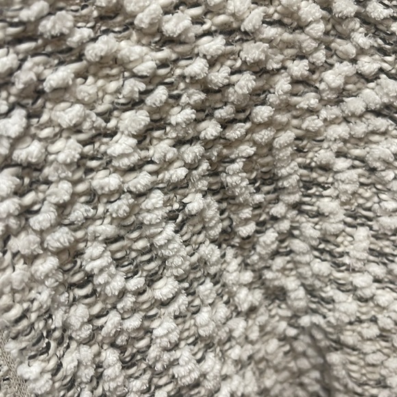 Cozy oversized sweater. - Picture 5 of 5